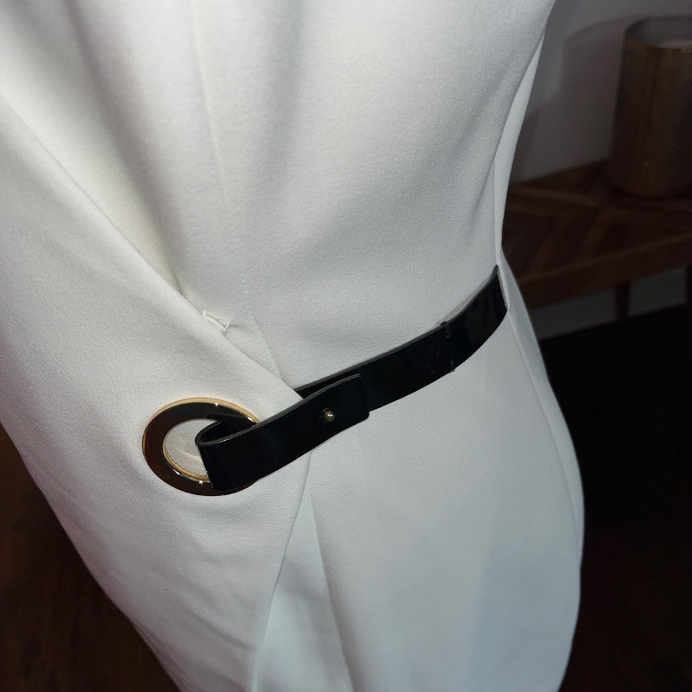 Wrap invisible zipper dress. Smoke free home.